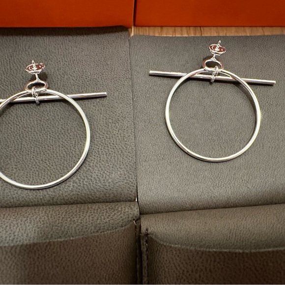 Hermes Echappee Loop Earrings Medium size 1.6” - Picture 2 of 10
